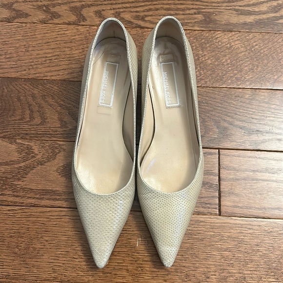 Michael Kors Alina Pointed Toe Kitten Heel Pump - Picture 1 of 4